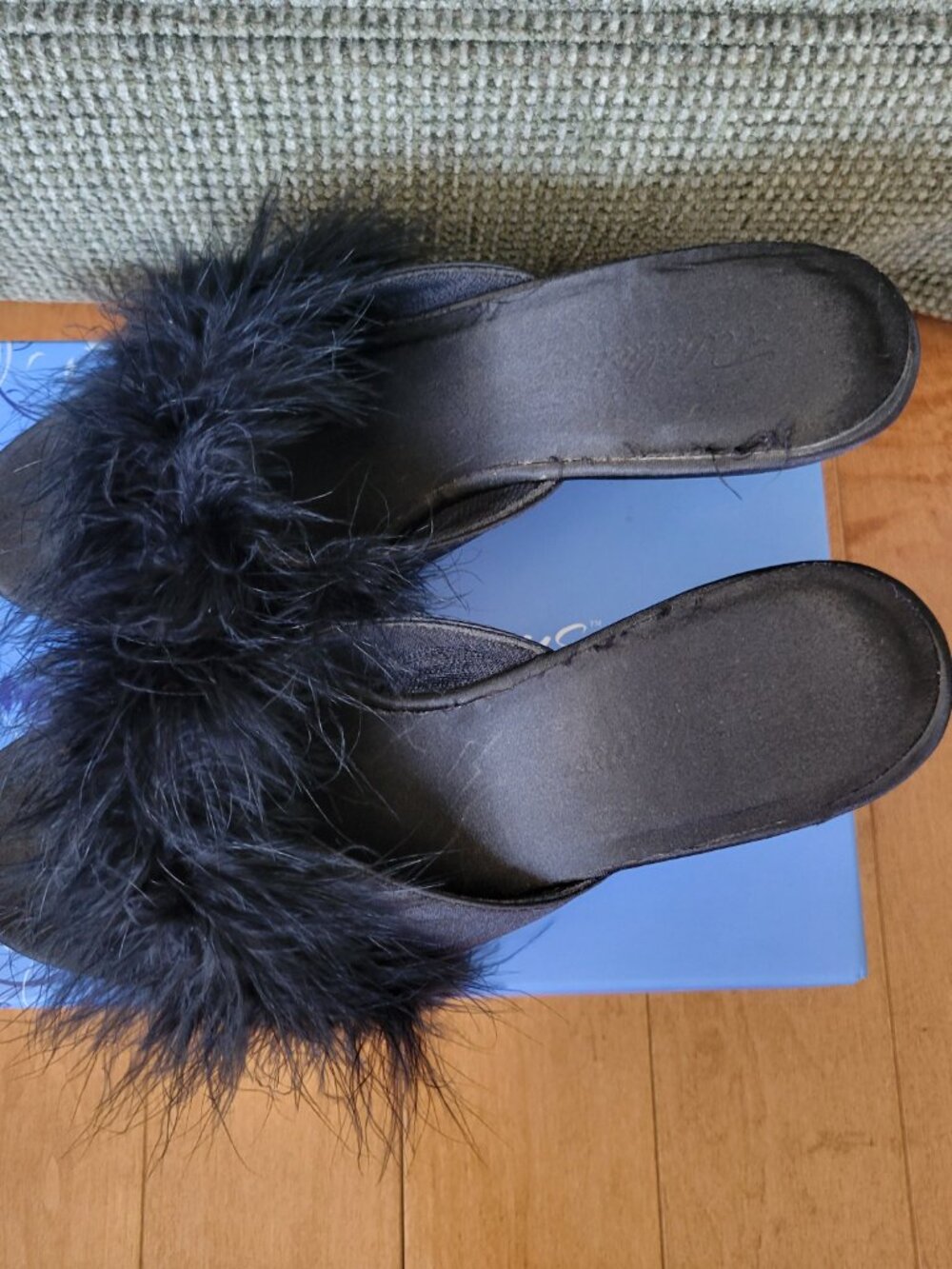 Pleaser Fabulicious Belle-301F Black Satin Marabou Fur Clear Heel Sandals Size 9 - Picture 2 of 6